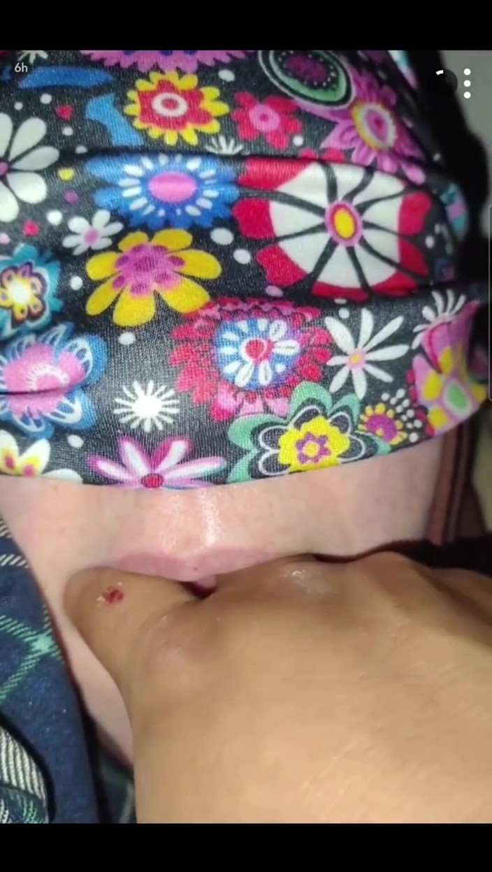 CrippleFreak4U: Sono tornato dal stare lontano e stavo riposando davvero duramente