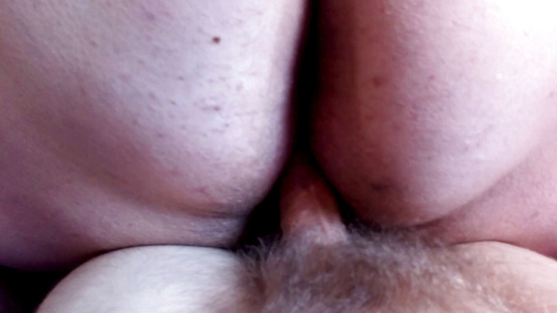 SSBBWLadyBrads: Скачка на члене на попке