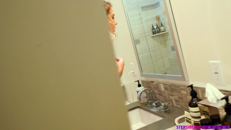StepSiblings Caught: Sprawdź moje cycki - S7:e1