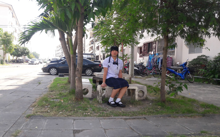 Fampfy Nana: Thaise studente ladyboy laat me zien