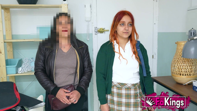 FAKings: ¡Trae a tu madrastra al día de trabajo! Nena de 18...