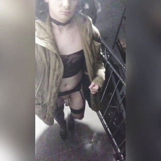 Sissyvalerie69: Первый раз засвет на моем балконе