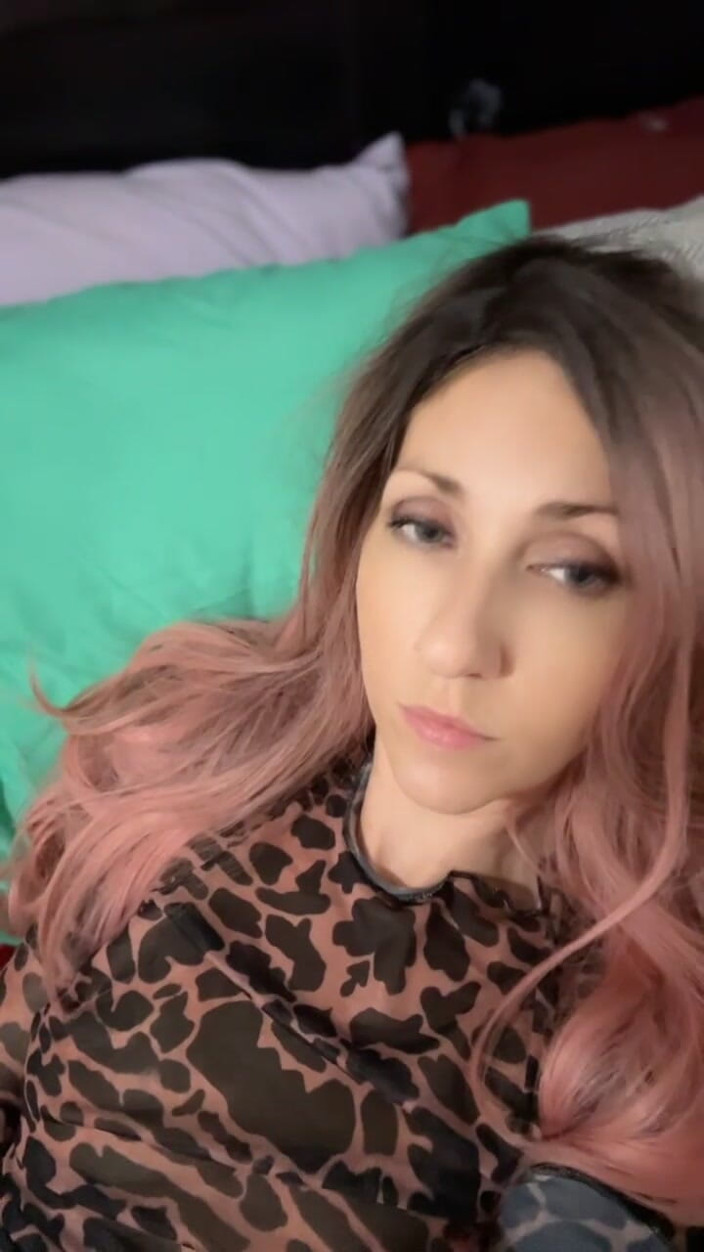 Nikki Lixxx: Wypróbowuje nową zabawkową cipkę POV