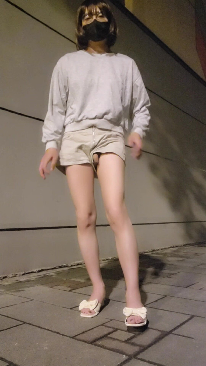 Taiwancdgirl: 거대한 딜도로 야외 애널 섹스, 팬티에 사정하고 다시 넣어