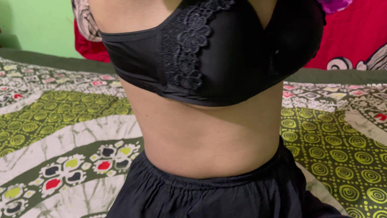 Riya Chowdhury: La mia amica sexy è molto pazza oggi per scopare
