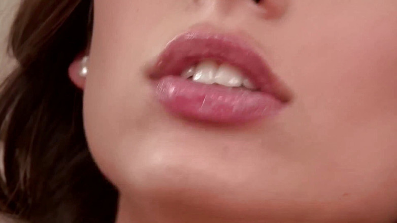 Lesbian Stories: Blonde și brunete remarcabile își satisfac reciproc pizda