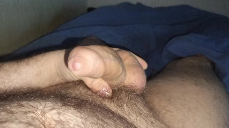 Uhri: Masturbare pe pat