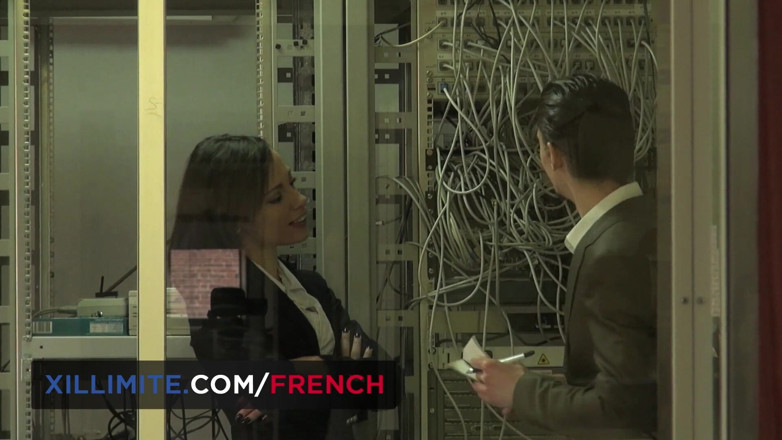 French girls at work: Анальний секс на роботі з інтерном