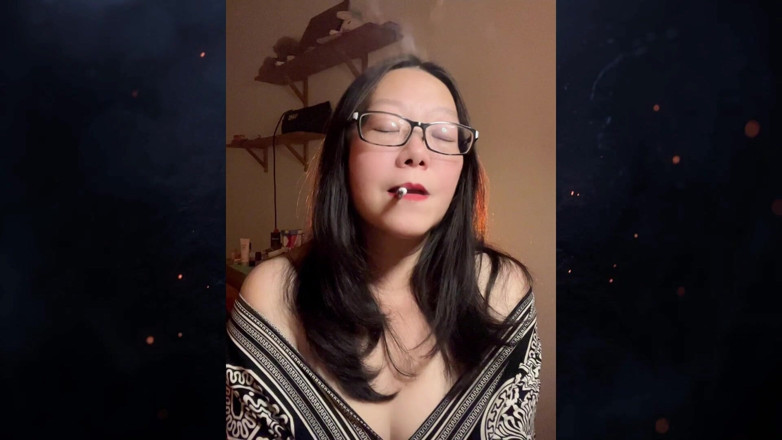 Smoking Asian: Confesiones asiáticas de fumar: Hacer motos + preñar el tabú pervertido...