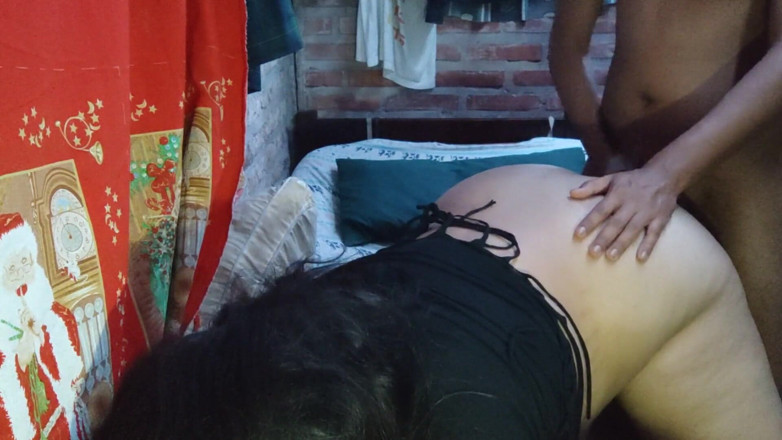 ALISONGONZALEZ26: J’ai fait des massages érotiques à ma demi-sœur après les cours