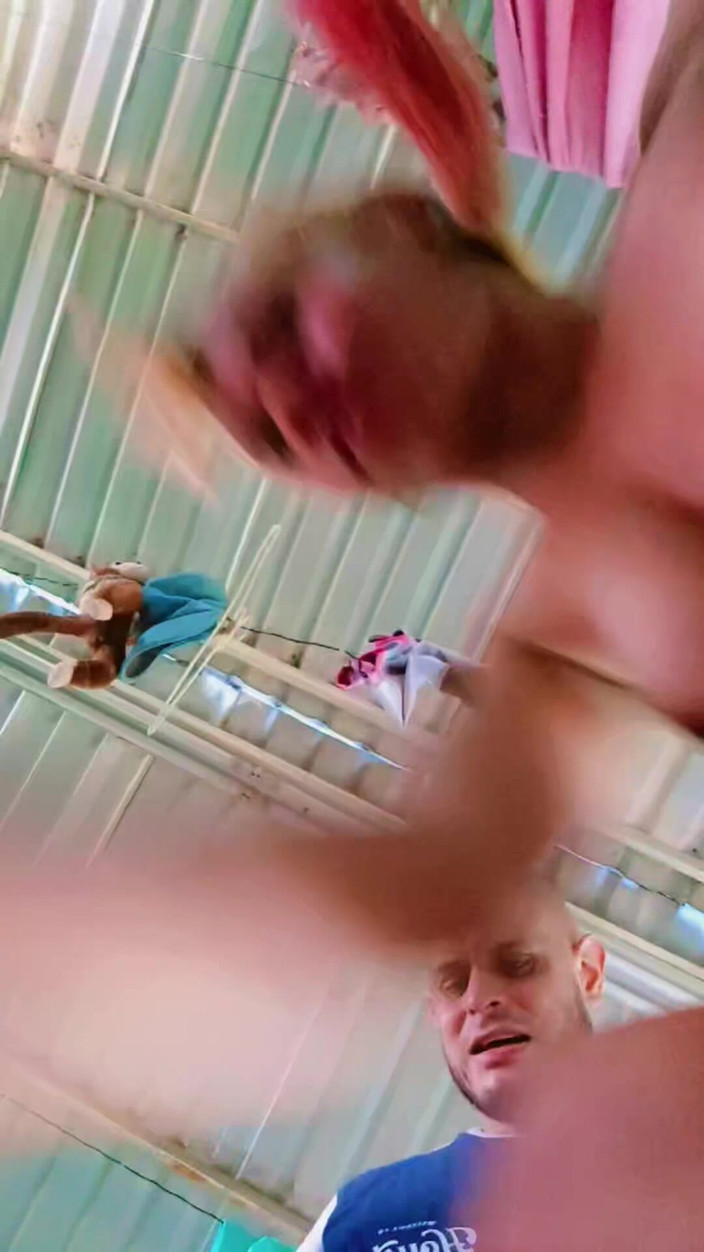 TheKondonMen: Mengongkek barbystrawberi seksi dengan blowjob seluar dalam biru seksi batang...