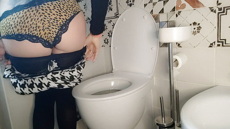 savannahamatoriale: Тільки в туалеті я відчуваю себе дійсно безкоштовно