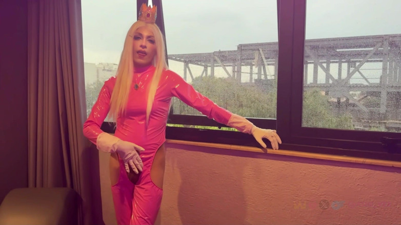 Ashe Vex: Tranny Prinzessin Peach Solo Latex Masturbation