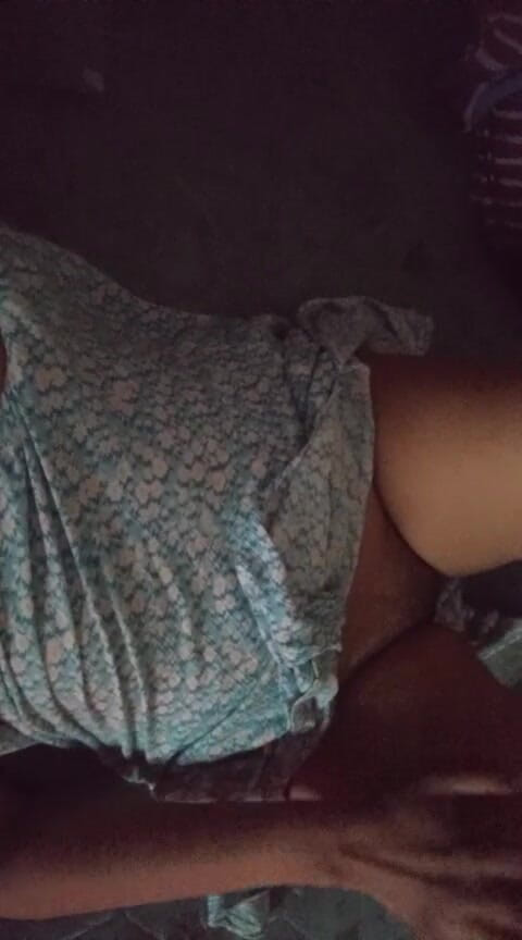 Anne White: Sri Lankaans meisje musterbatie in badkamer met dildo lust met...