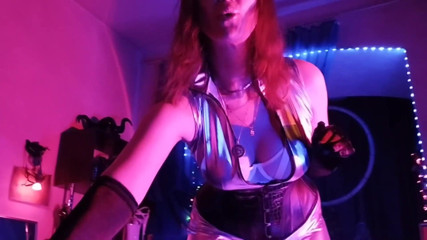 Eva Latexxx: Femdom, maîtresse fétiche, fétiche, latex, joue avec des plugs anaux,...