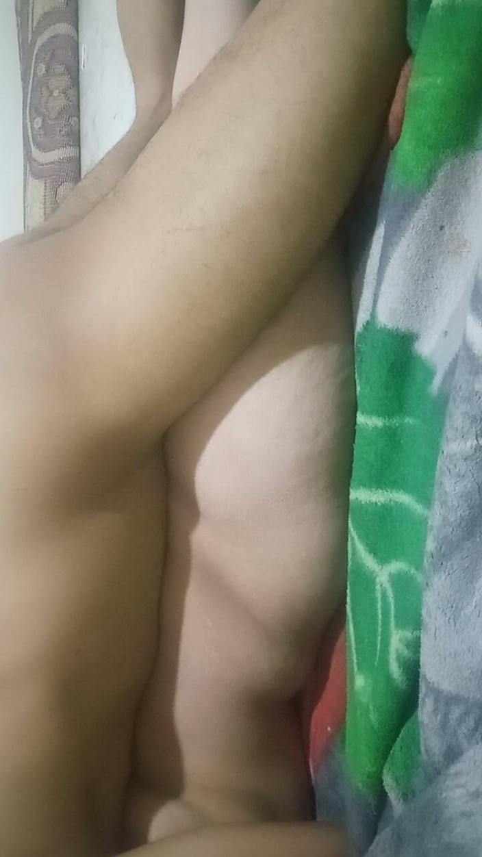 Hot naked coup: Le giovani coppie appena sposate fanno sesso