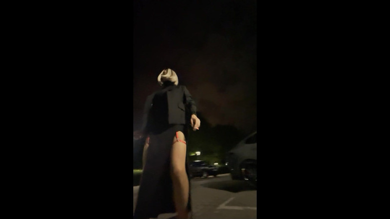 Loreleyadd: Sissy Läuft Mit Ihrer Sexy Kledung Outdoor