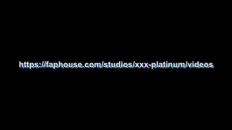 XXX-Platinum: Pieska przejebane milf w samochodzie z tylnym siedzeniem obok drogi