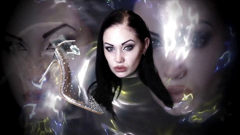 Goddess Misha Goldy: Quanto mais você vai assistir, mais você será atraído para...