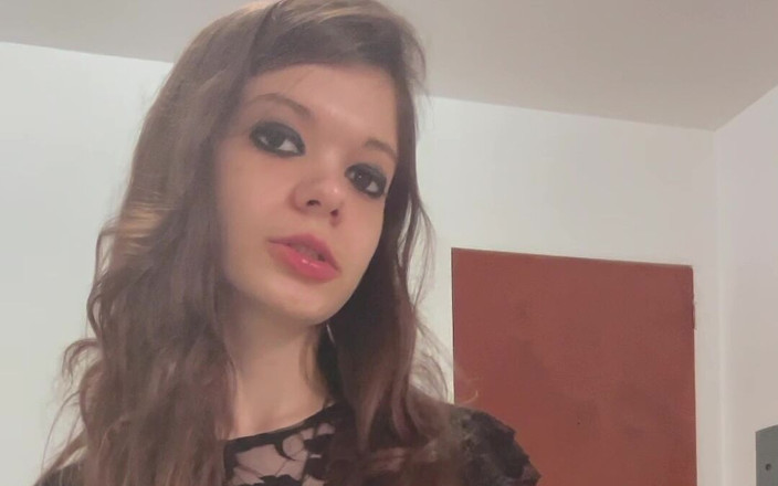 Dolls Cult: Это очень хорошо чувствовать удовольствие, пока я мастурбирует перед камерой