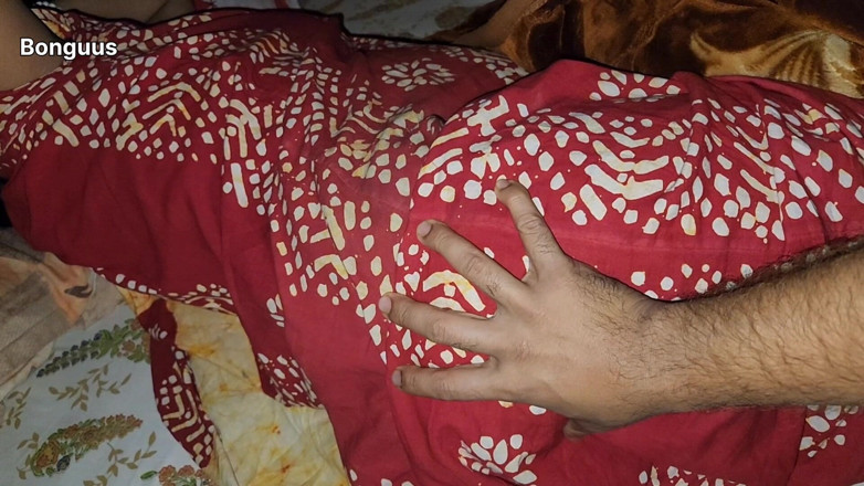 Riya Bonguus: Ibu tiri memberikan saya melancap, kemudian saya pancut ke dalam...