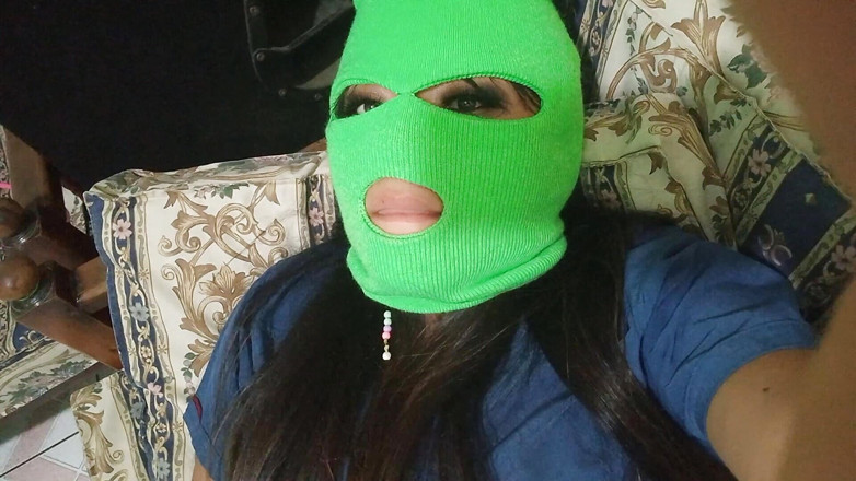 Martin13: Enfermera sexy tiene un momento apasionado cuando está sola en...