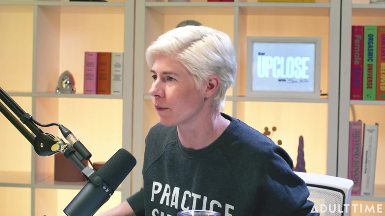 Adult Time Podcast: Jay Taylor prend son pied sur audio érotique sous la facture