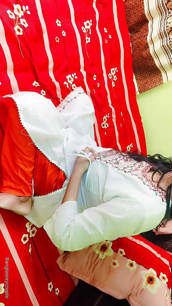 Banglasexycouple: コルカタ女子大生手マン中型マンコ