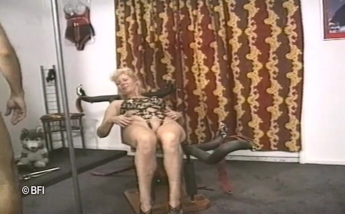 Hardcore slave sex: Coppia electro sm