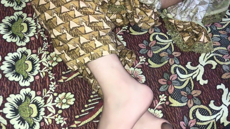 Kingsizedevil: Il primo anale della splendida figliastra iraniana distrugge il mio...