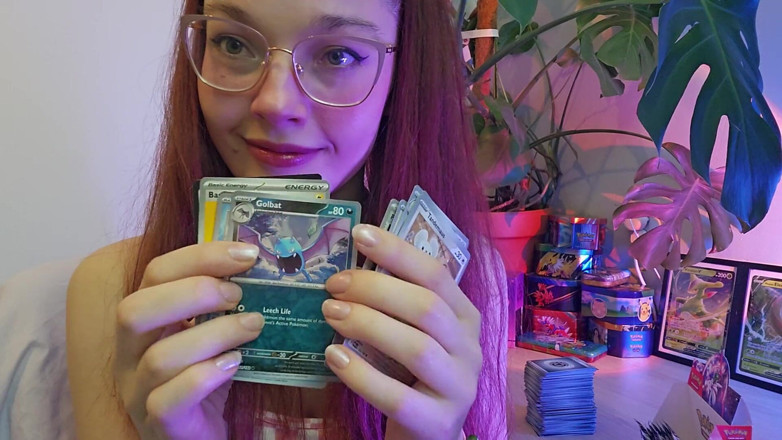 petitesubkitten: Asmr speelgoed trekt schattige roodharige