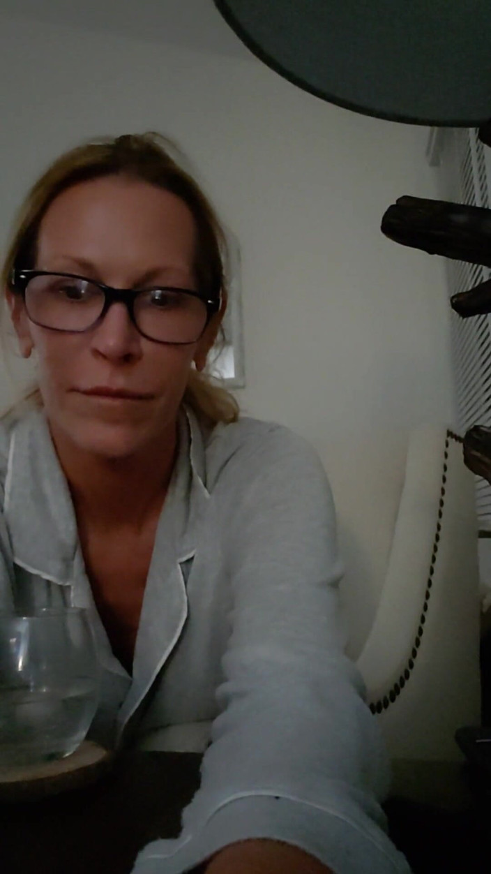JessRyan: Dokucza mojemu fanklubowi! MILF kamkurwa Jess Ryan