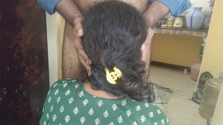 Wonder: गृहिणी सौतेले सौतेले भाई के साथ मजा ले रही है