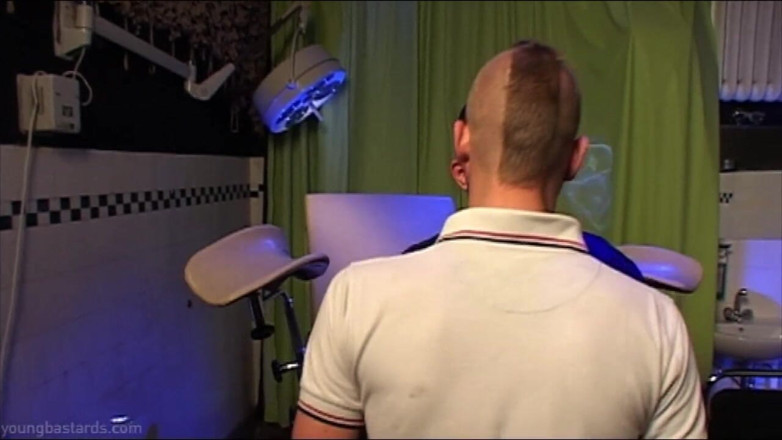 Young Bastards: Junge hautschlampe tief gefistet