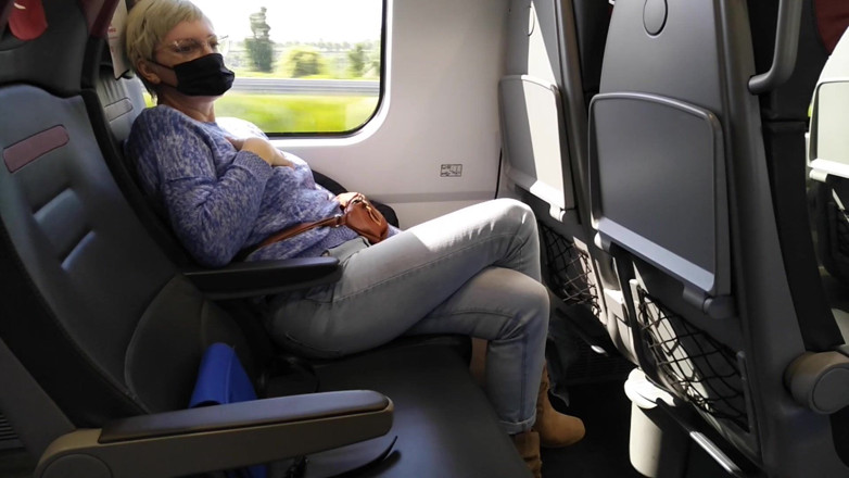 Mature_cunt: pablik tren ne pair ko paar kiya charamsukh