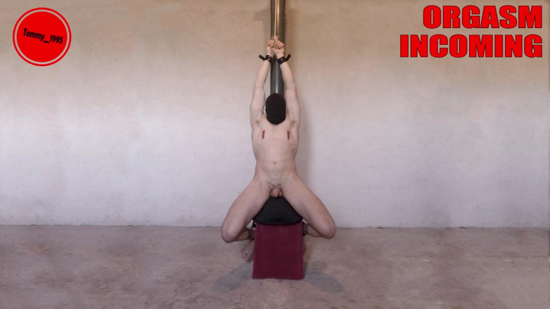 Tommy_1995: Intenso ordeño de próstata sybian orgasmos restringido chico gimiendo