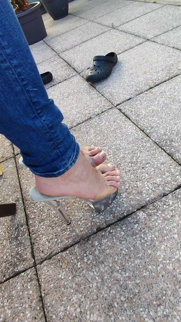 Mutsakin: Tacones altos de Mutsakin