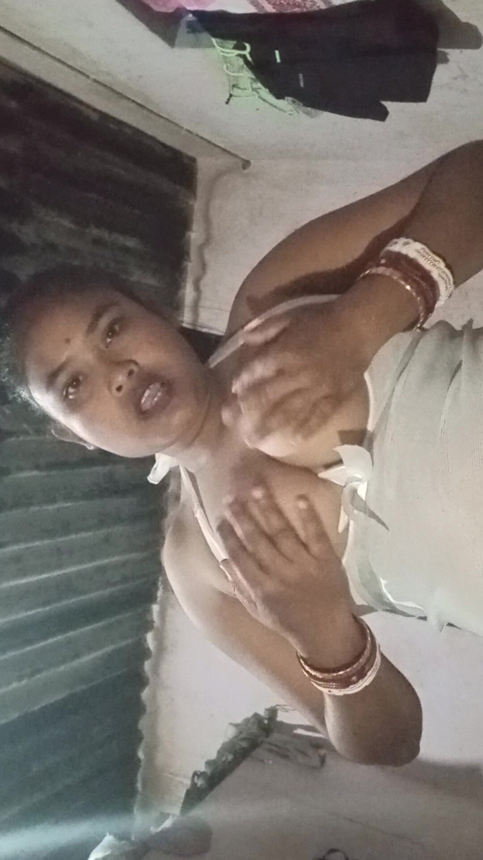 Mg3947731: Bhabhi masturbuje