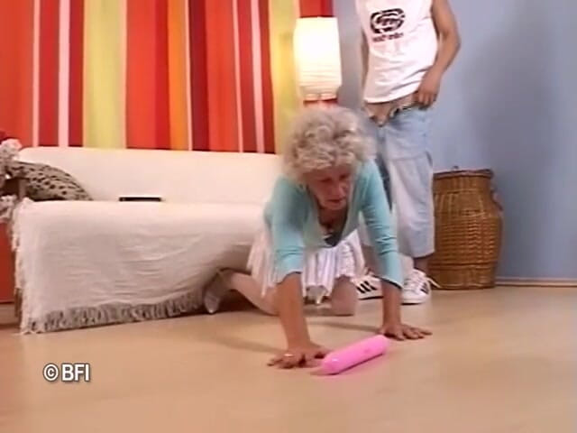 Mature Babes: У меня снова есть ses с моей бабушкой