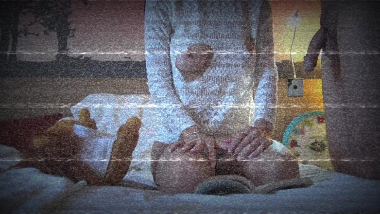 Ignoring Handjobs: Гаряча брюнетка дражнить член