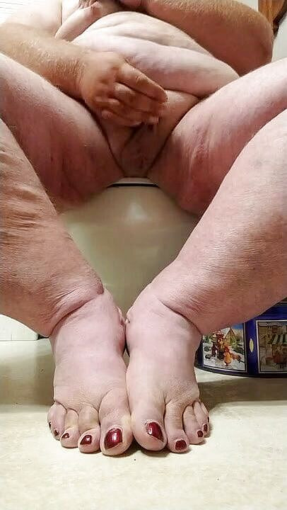 Chubby Bear: Chịch đôi chân của tôi