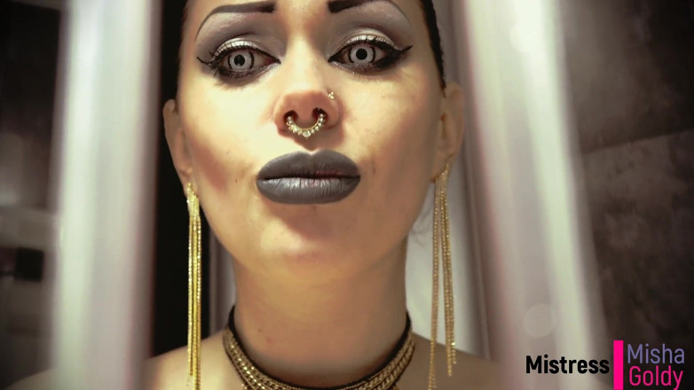 Goddess Misha Goldy: Vorzeitiger cumer schluckt lebendig nach schnellem fick mit dementlichkeit!