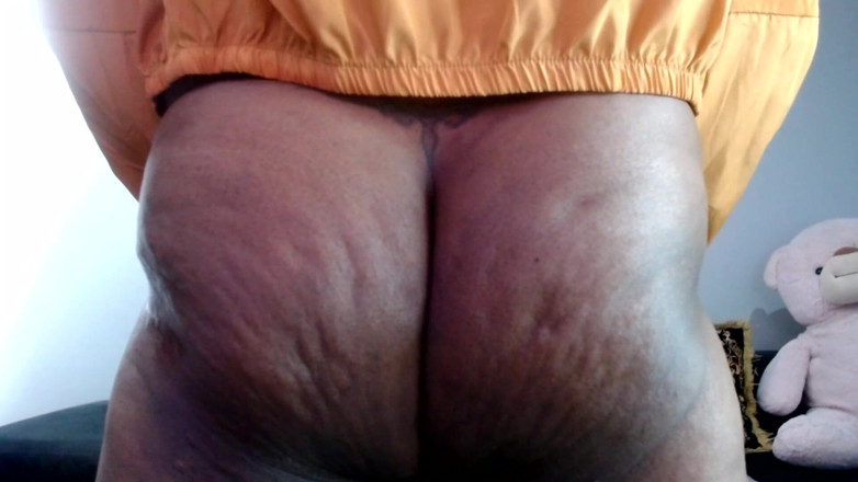 Maeling: 戴绿帽子的丈夫塞进油腻的肛门 - giantess 黑人屁股