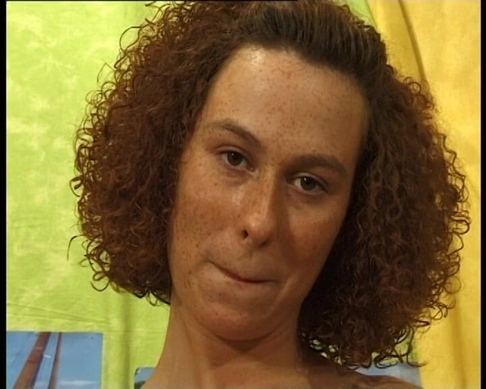 YOUR FIRST PORN: Gülen Petra dildoyla