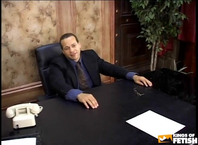 Big Tits for You: Cara veio para uma entrevista de emprego e recebe cu...