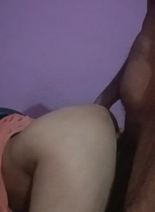 Sexy Rani Bhabhi: 印度哥狗式啪