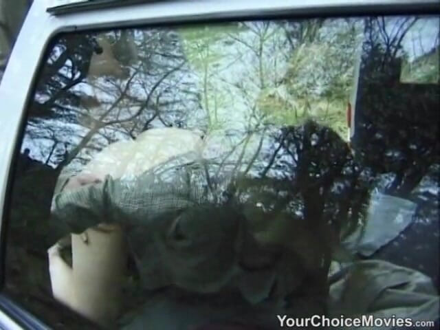 Your Choice Movies: Seks berani di belakang mobil di luar