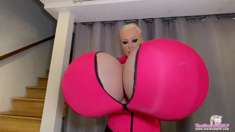 TheBustySasha: タイヤの代わりにおっぱいを膨らませる!乳房拡張フェチ