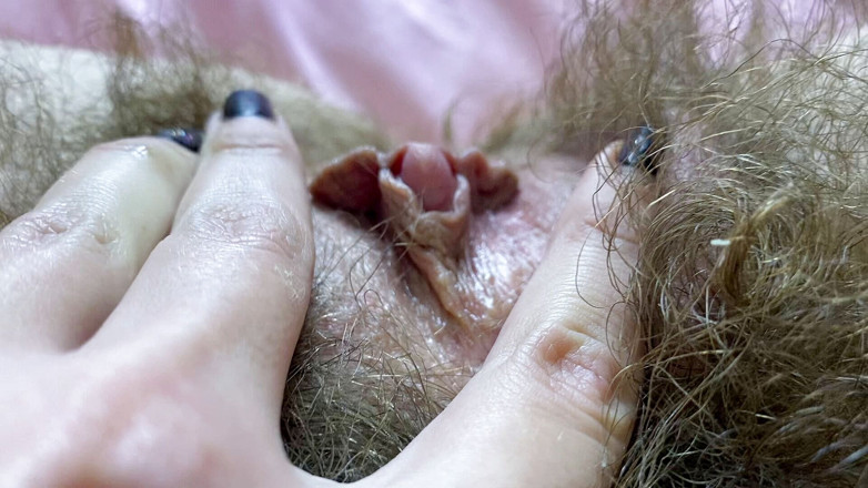 Cuteblonde666: Chatte poilue, gros clito, gros plan