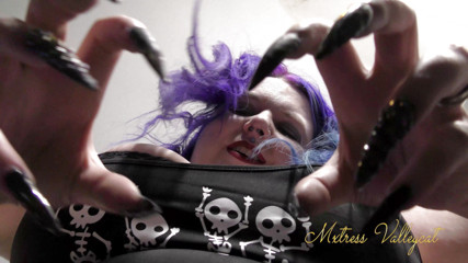 Mxtress Valleycat: Una cattiva gotica gigante